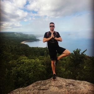 Meet your Posher, Levi